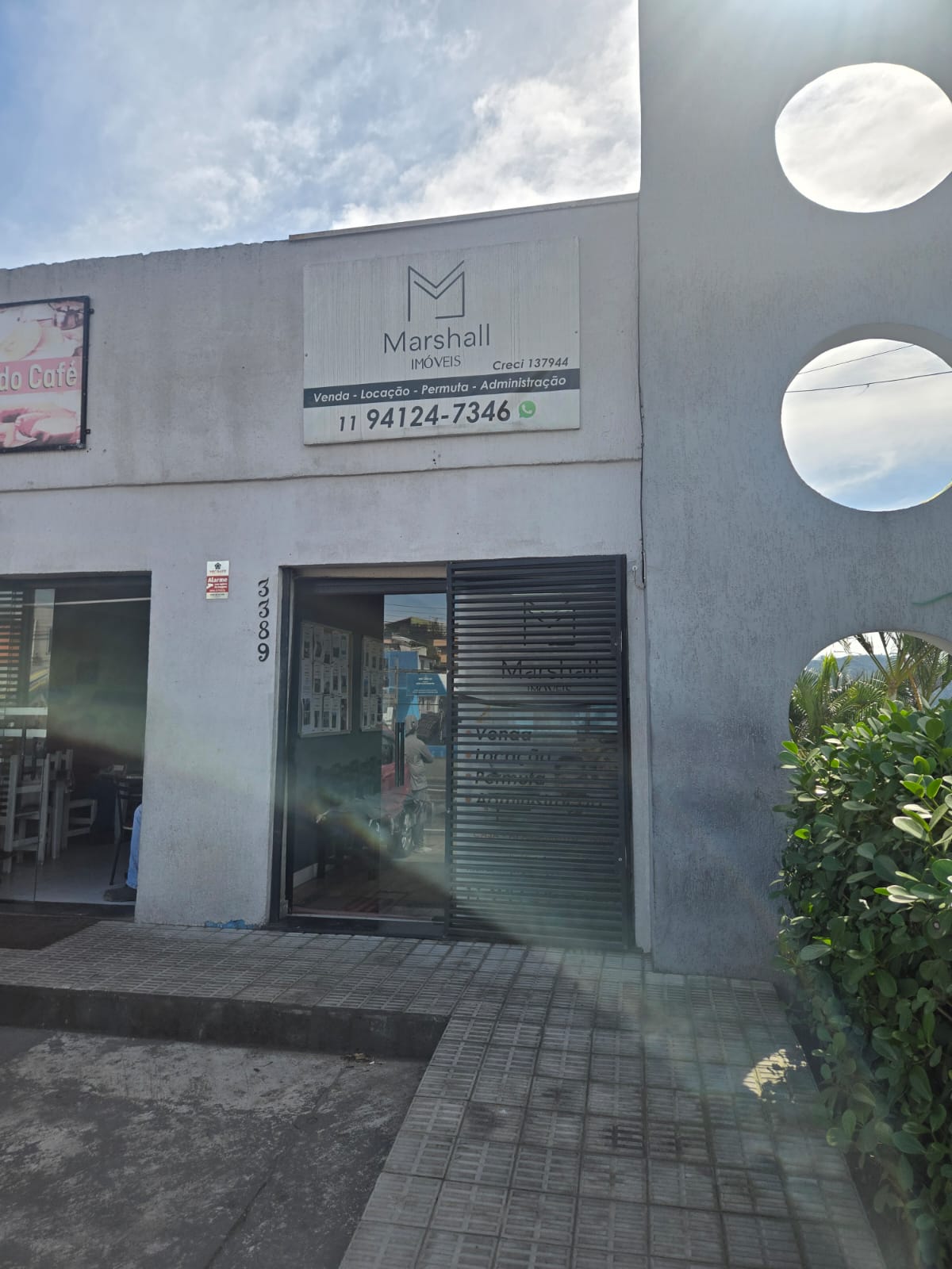 Fachada do escritório da Matheus Marshall Imóveis em Mogi das Cruzes